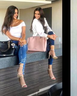 Bárbara Islas feet photo thumbnail