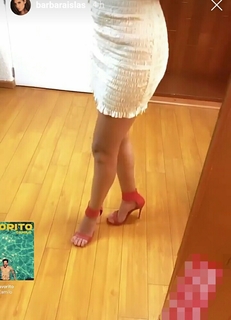 Bárbara Islas feet photo thumbnail