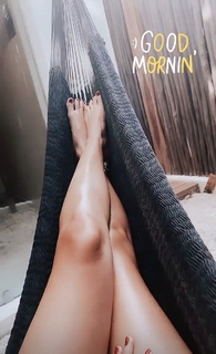 Bárbara Islas feet photo thumbnail