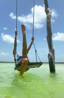 Bárbara Islas feet photo thumbnail
