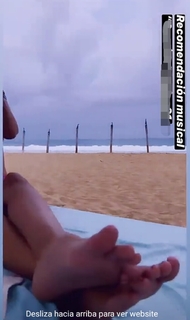 Bárbara Islas feet photo thumbnail