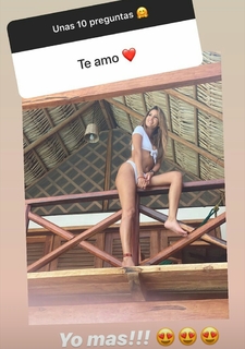 Bárbara Islas feet photo thumbnail