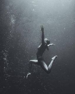 Bárbara Islas feet photo thumbnail