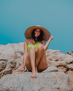 Bárbara Islas feet photo thumbnail