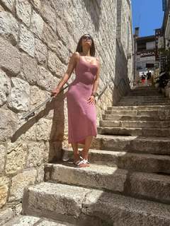 Bárbara Islas feet photo thumbnail