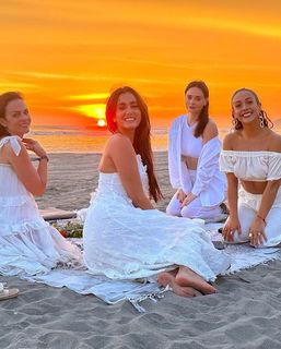 Bárbara Islas feet photo thumbnail
