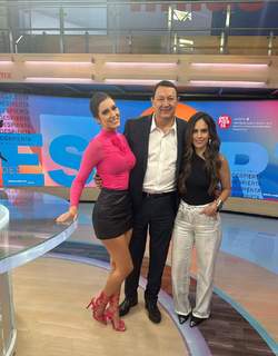 Bárbara Islas feet photo thumbnail