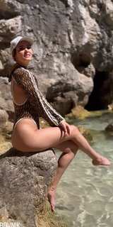 Bárbara Islas feet photo thumbnail