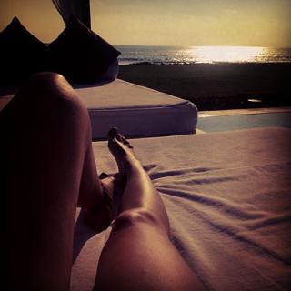 Bárbara Mori feet photo thumbnail