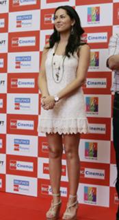 Bárbara Mori feet photo thumbnail