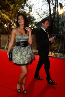 Bárbara Mori feet photo thumbnail