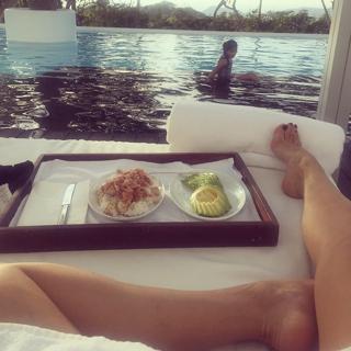 Bárbara de Regil feet photo thumbnail