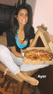 Bárbara de Regil feet photo thumbnail