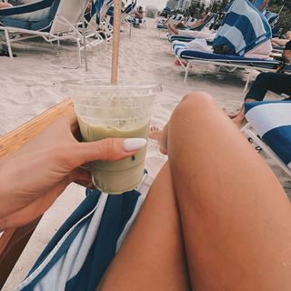 Bárbara de Regil feet photo thumbnail