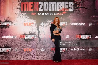 Bárbara de Regil feet photo thumbnail