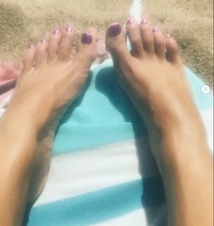 Bérengère Krief feet photo 1