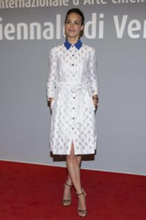 Bérénice Bejo feet photo thumbnail