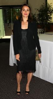 Bérénice Bejo feet photo thumbnail