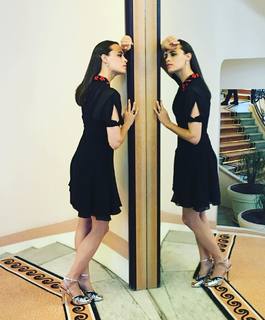 Bérénice Bejo feet photo thumbnail