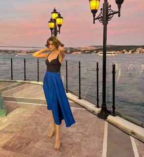 Büsra Develi feet photo 6