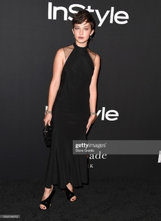 Cailee Spaeny feet photo thumbnail
