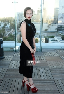 Cailee Spaeny feet photo thumbnail
