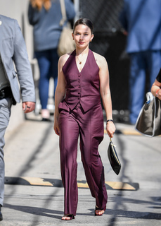 Cailee Spaeny feet photo thumbnail