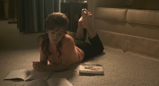 Cailee Spaeny feet photo thumbnail