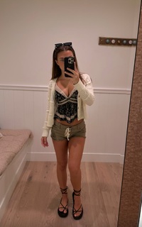 Caitlin Carmichael feet photo 7