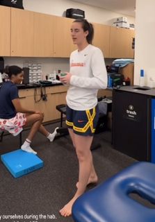 Caitlin Clark feet photo thumbnail