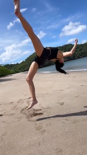 Caitlin Dechelle feet photo 8