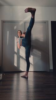Caitlin Dechelle feet photo 6