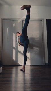 Caitlin Dechelle feet photo 5