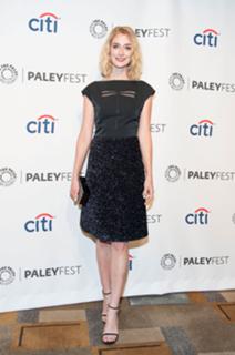 Caitlin FitzGerald feet photo thumbnail