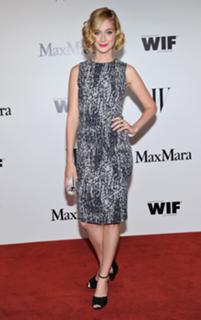 Caitlin FitzGerald feet photo thumbnail