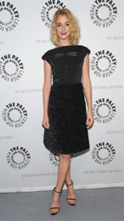 Caitlin FitzGerald feet photo thumbnail