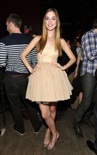 Caitlin FitzGerald feet photo thumbnail