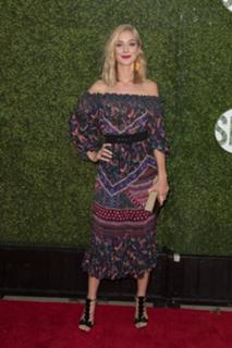 Caitlin FitzGerald feet photo thumbnail