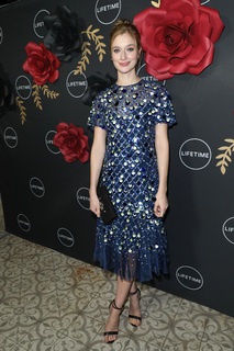 Caitlin FitzGerald feet photo thumbnail