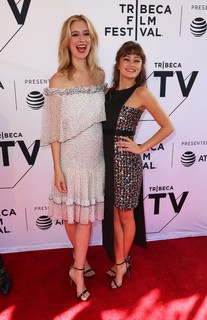 Caitlin FitzGerald feet photo thumbnail