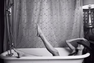 Caitlin McHugh feet photo 3