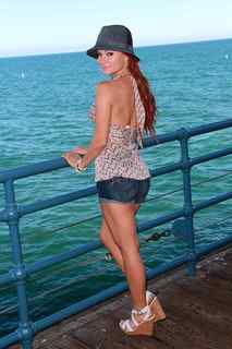 Caitlin O'Connor feet photo 9