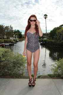 Caitlin O'Connor feet photo 10