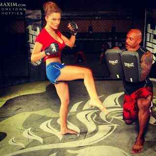 Caitlin O'Connor feet photo 8