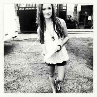 Caitlin O'Connor feet photo 7