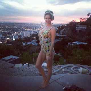 Caitlin O'Connor feet photo 1