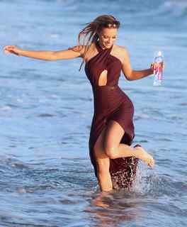 Caitlin O'Connor feet photo 11
