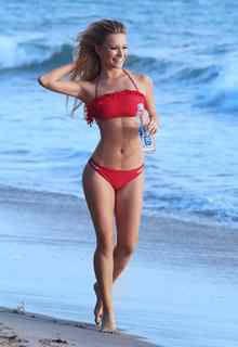 Caitlin O'Connor feet photo 5