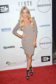 Caitlin O'Connor feet photo 7