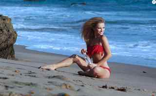 Caitlin O'Connor feet photo 16